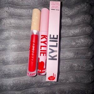 2/ KYLIE JENNER LIP- NEW